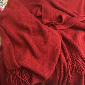 Wrap around tie, Shaw.